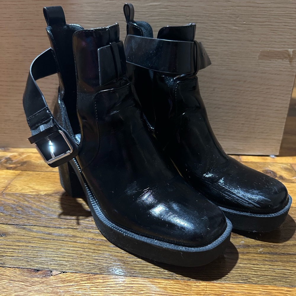Black boots - Picture 2 of 4